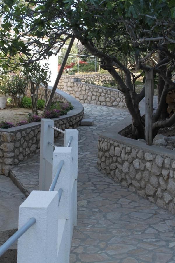 Apartments By The Sea Kustici, Pag - 6335 Zubovići Extérieur photo