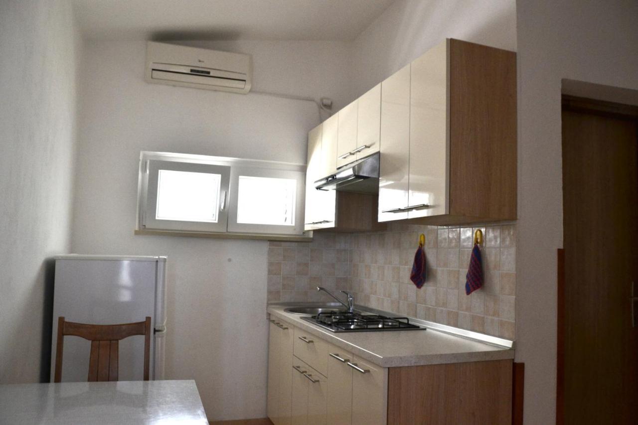 Apartments By The Sea Kustici, Pag - 6335 Zubovići Extérieur photo