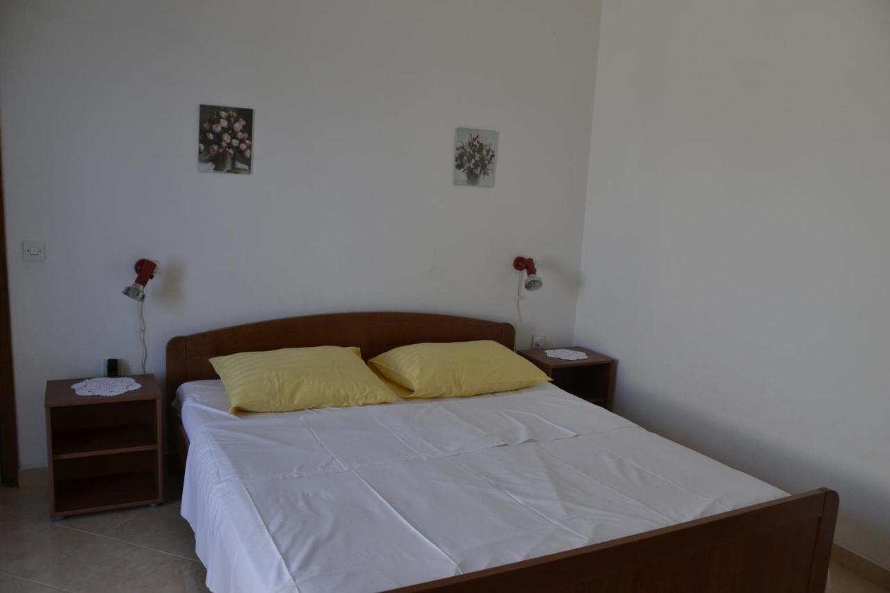 Apartments By The Sea Kustici, Pag - 6335 Zubovići Extérieur photo