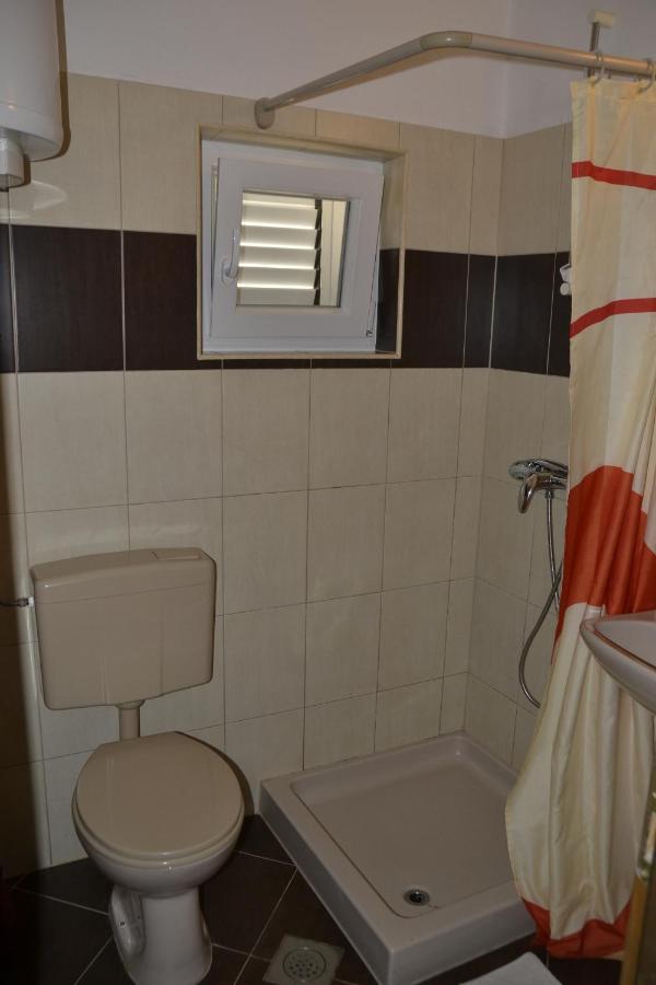 Apartments By The Sea Kustici, Pag - 6335 Zubovići Extérieur photo